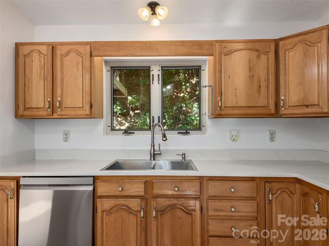 63 Independence Boulevard, Asheville, NC 28805