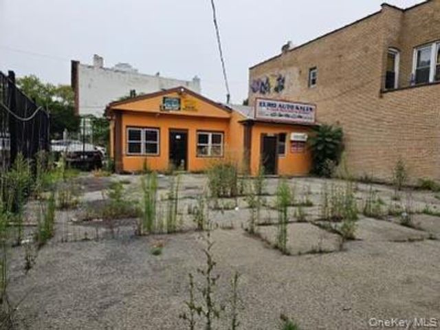 101-01 Jamaica Avenue, Richmond Hill, NY 11418