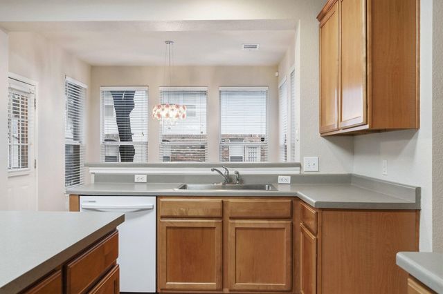 1716 Briarton LN, Round Rock, TX 78665