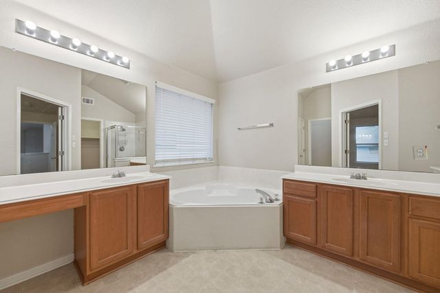 1716 Briarton LN, Round Rock, TX 78665