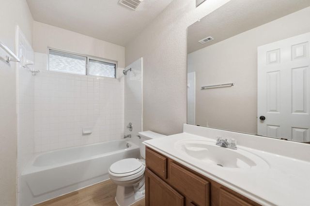 1716 Briarton LN, Round Rock, TX 78665