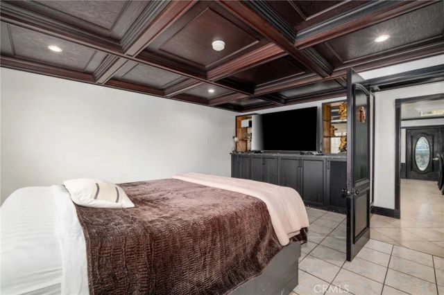 2639 Round, Los Angeles, CA 90032
