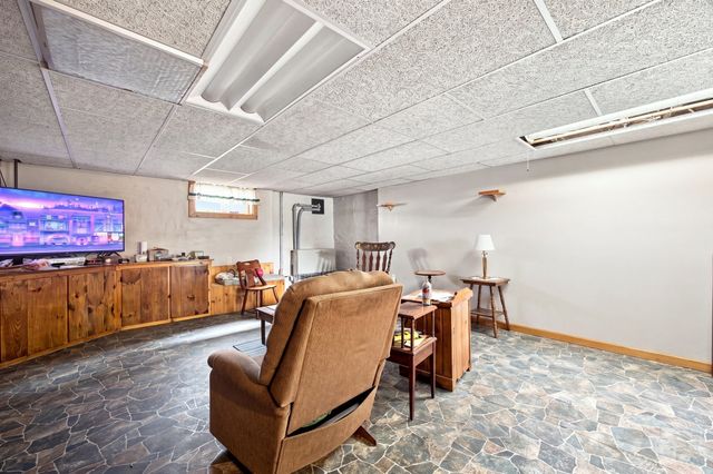 55 Park Ave, Ware, MA 01082
