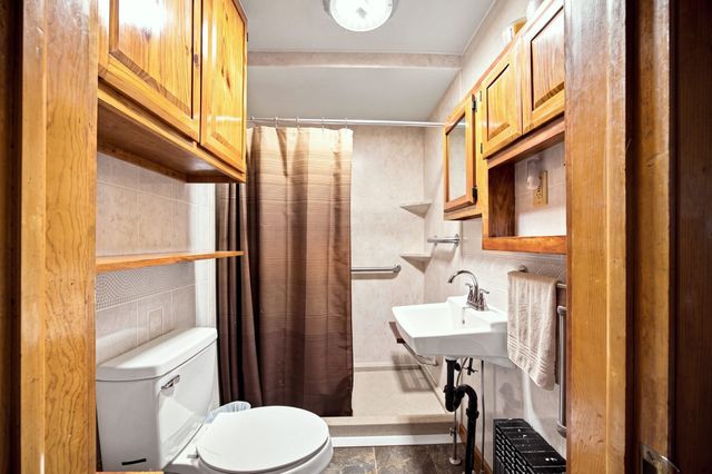 55 Park Ave, Ware, MA 01082