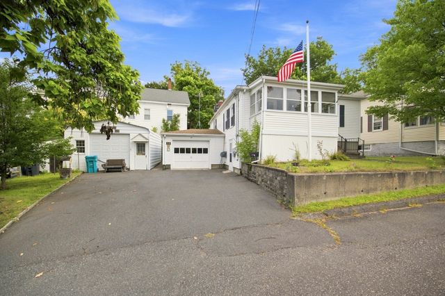 55 Park Ave, Ware, MA 01082