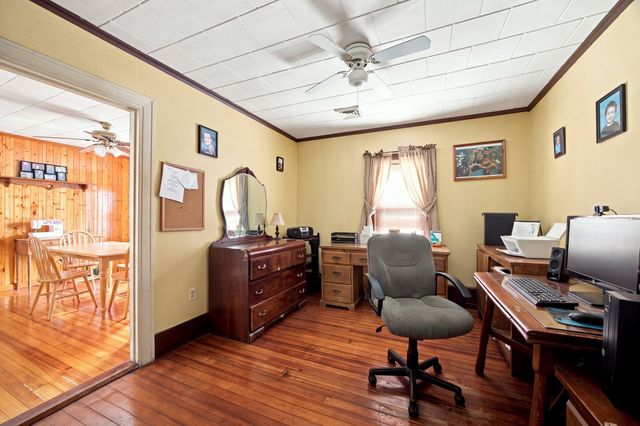 55 Park Ave, Ware, MA 01082