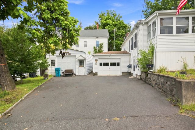 55 Park Ave, Ware, MA 01082