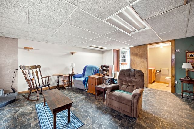 55 Park Ave, Ware, MA 01082