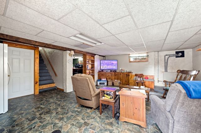 55 Park Ave, Ware, MA 01082