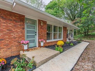 17 Hummingbird Lane, Asheville, NC 28806