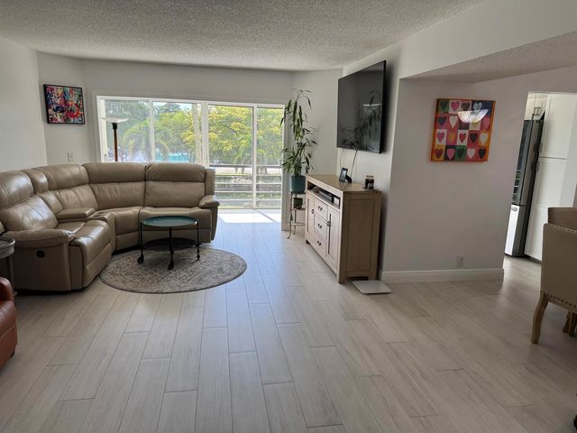 3590 Via 312, Lake Worth, FL 33467