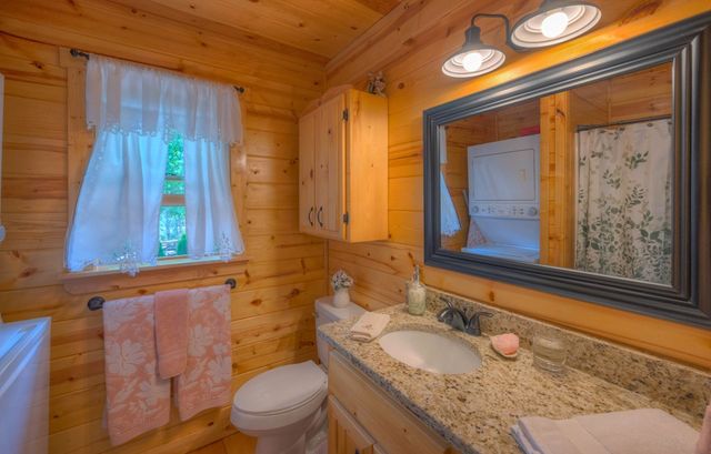 15 June Marie Lane, Murphy, NC 28906