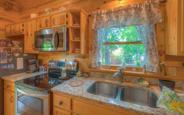 15 June Marie Lane, Murphy, NC 28906