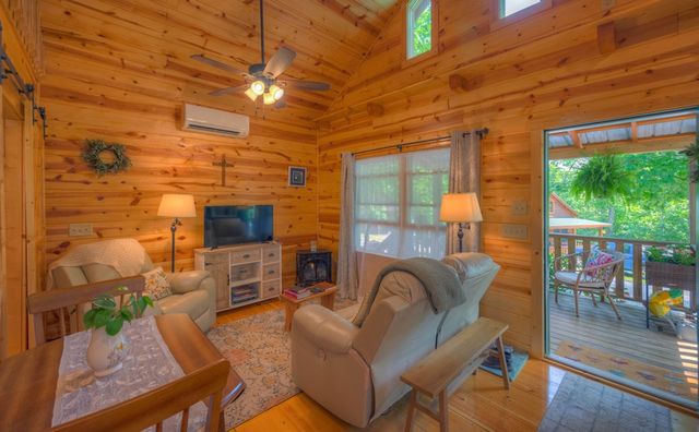15 June Marie Lane, Murphy, NC 28906