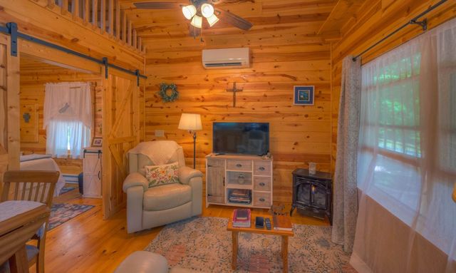 15 June Marie Lane, Murphy, NC 28906