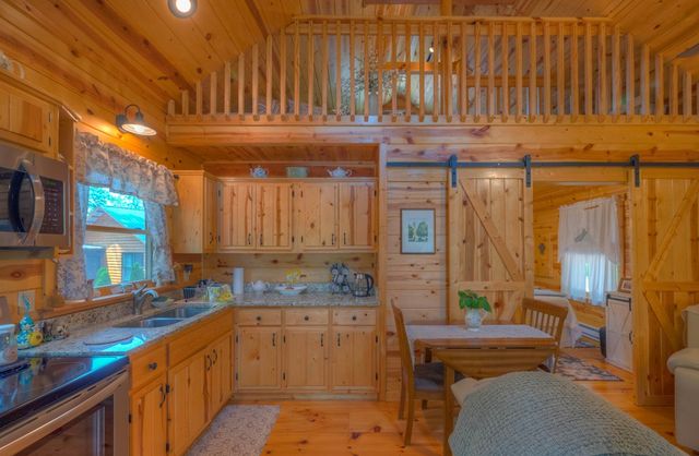 15 June Marie Lane, Murphy, NC 28906