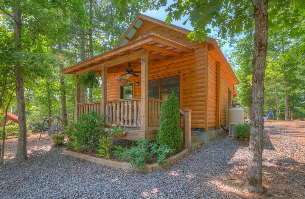 15 June Marie Lane, Murphy, NC 28906