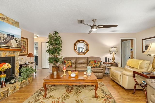 1207 78TH STREET NW, Bradenton, FL 34209