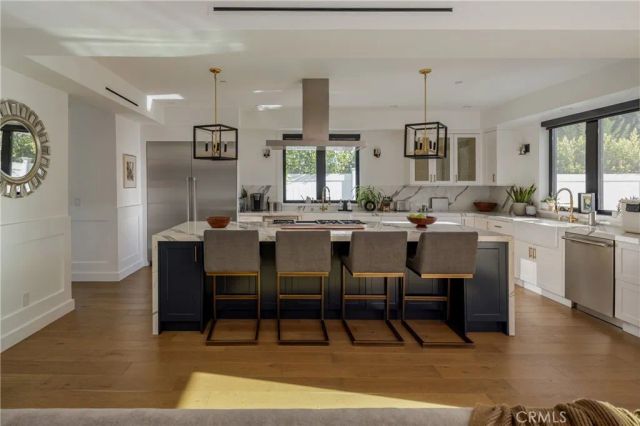 4637 Morella Avenue, Valley Village, CA 91607