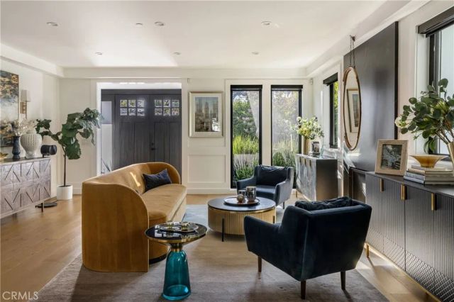 4637 Morella Avenue, Valley Village, CA 91607