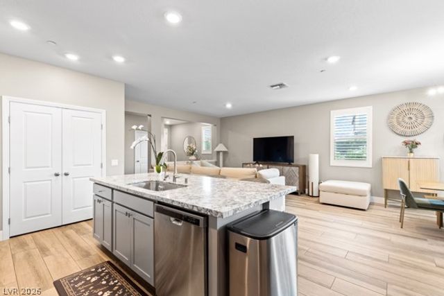373 Coastal Redwood Street, Las Vegas, NV 89138