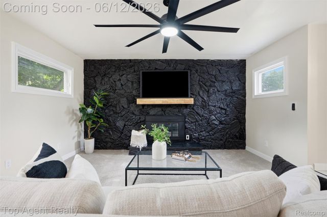 23040 Shiell Street, Clinton Charter Township, MI 48035