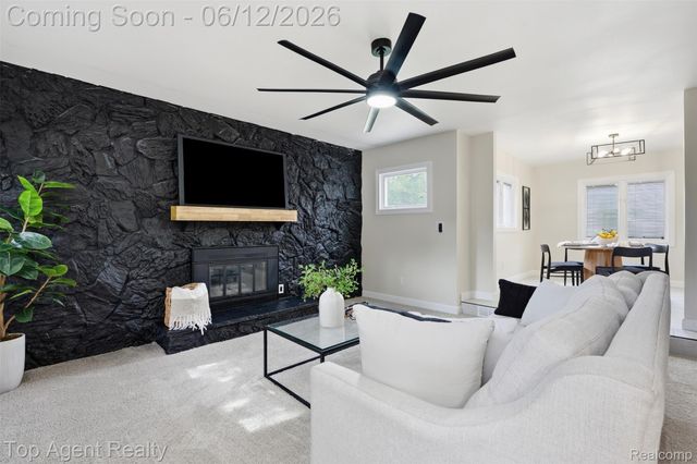 23040 Shiell Street, Clinton Charter Township, MI 48035