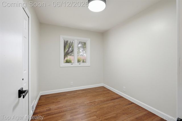 23040 Shiell Street, Clinton Charter Township, MI 48035