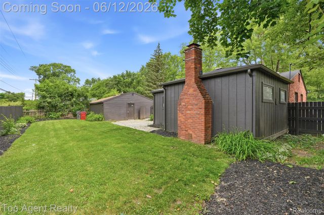 23040 Shiell Street, Clinton Charter Township, MI 48035