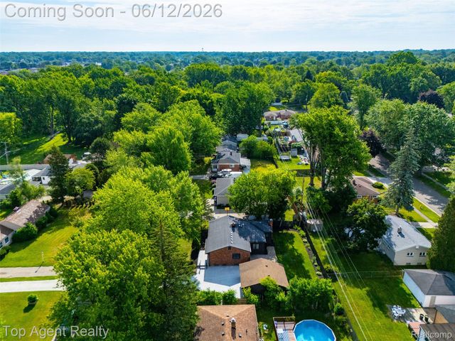 23040 Shiell Street, Clinton Charter Township, MI 48035