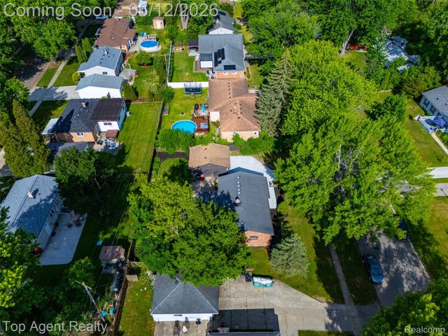 23040 Shiell Street, Clinton Charter Township, MI 48035