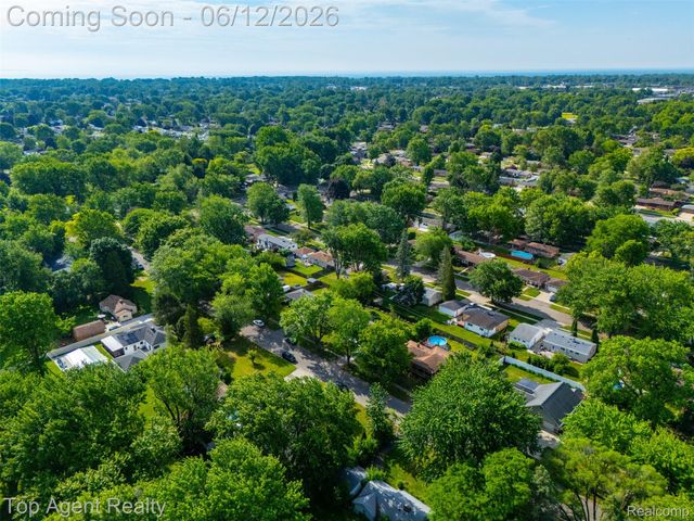 23040 Shiell Street, Clinton Charter Township, MI 48035