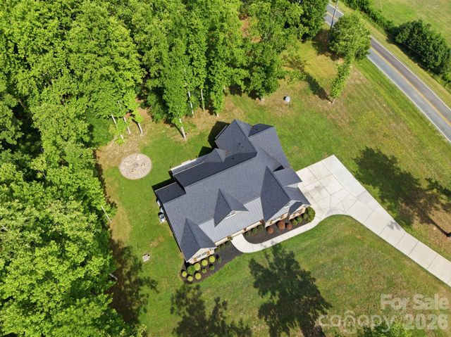 200 Barra Drive, Waxhaw, NC 28173