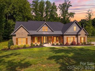 200 Barra Drive, Waxhaw, NC 28173