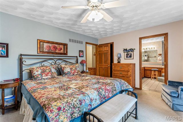 18 Winchester Road, Farmington, MO 63640