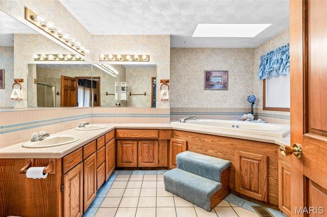 18 Winchester Road, Farmington, MO 63640