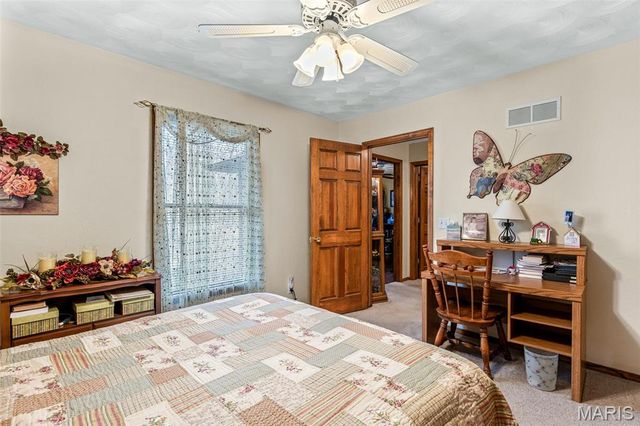 18 Winchester Road, Farmington, MO 63640