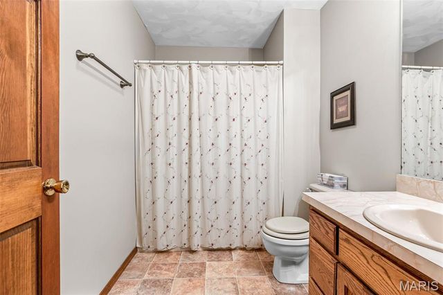 18 Winchester Road, Farmington, MO 63640