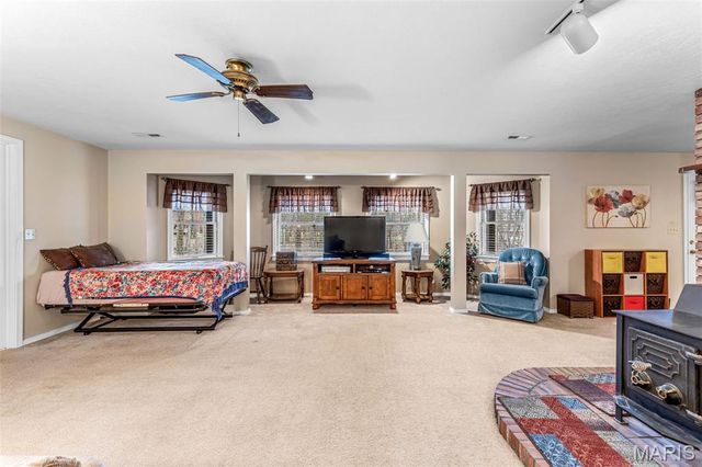 18 Winchester Road, Farmington, MO 63640