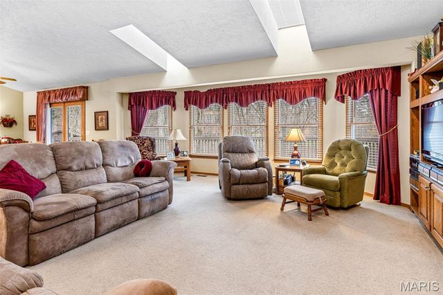 18 Winchester Road, Farmington, MO 63640