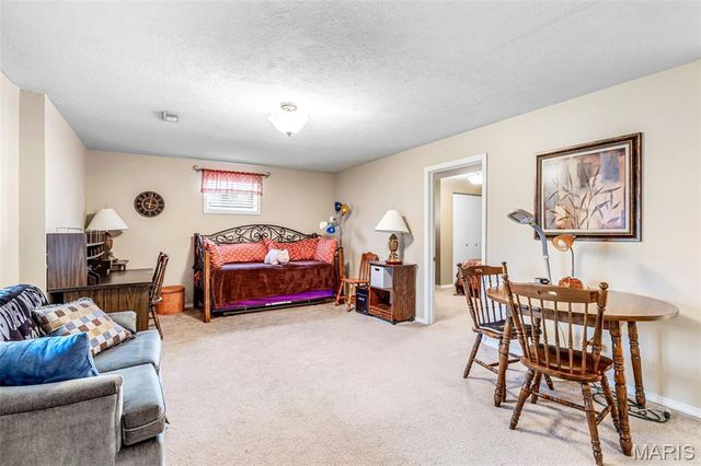 18 Winchester Road, Farmington, MO 63640