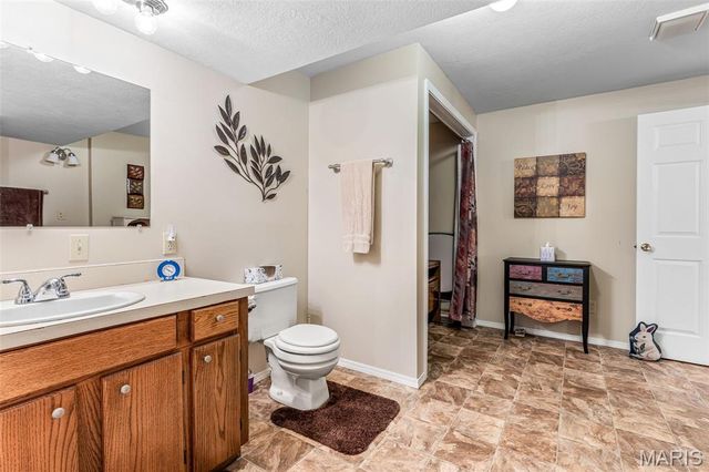 18 Winchester Road, Farmington, MO 63640