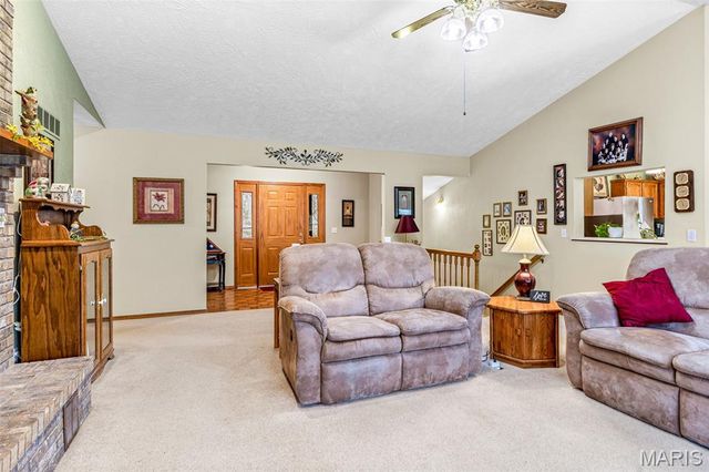 18 Winchester Road, Farmington, MO 63640