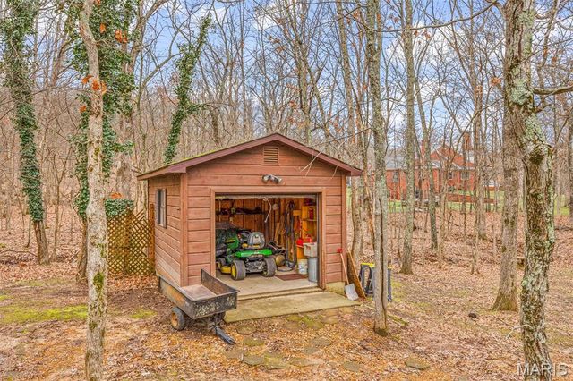 18 Winchester Road, Farmington, MO 63640