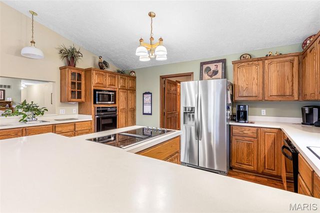 18 Winchester Road, Farmington, MO 63640