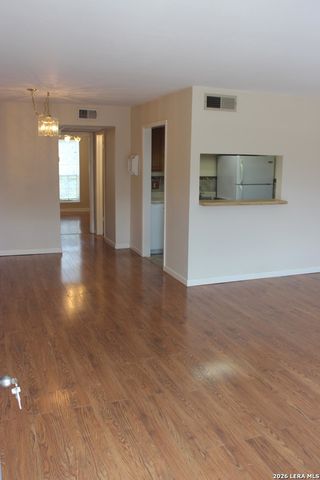 8401 N New Braunfels Ave Apt 348A, San Antonio, TX 78209