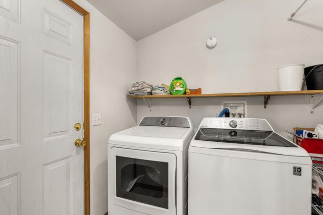 52315 Stearns Road, La Pine, OR 97739