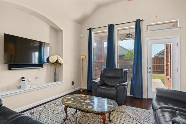 920 Goldenmist Drive, Little Elm, TX 75068