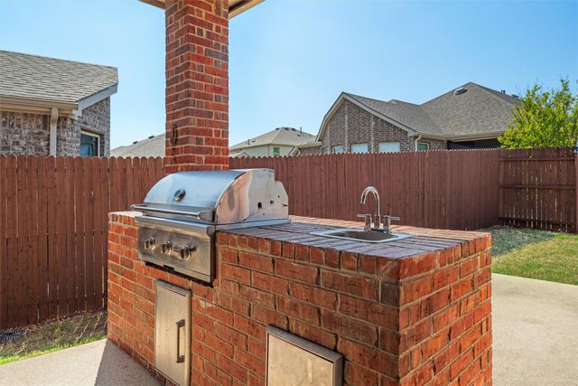 920 Goldenmist Drive, Little Elm, TX 75068