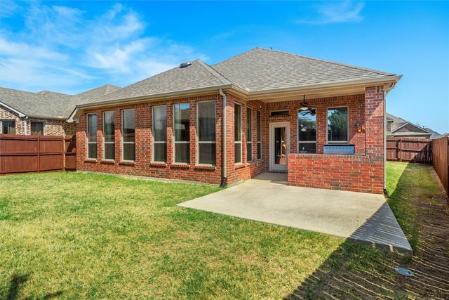 920 Goldenmist Drive, Little Elm, TX 75068